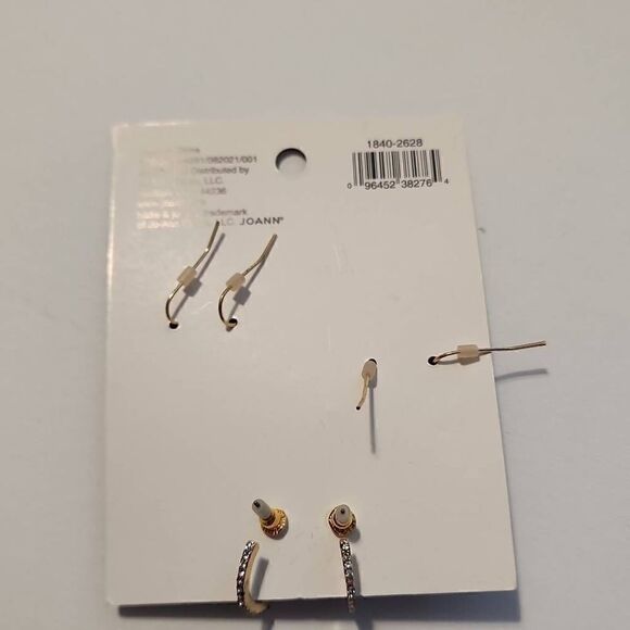 Hildie & jo Holiday Set of 3 Pairs of Earrings Goldstone NWT - Picture 6 of 7